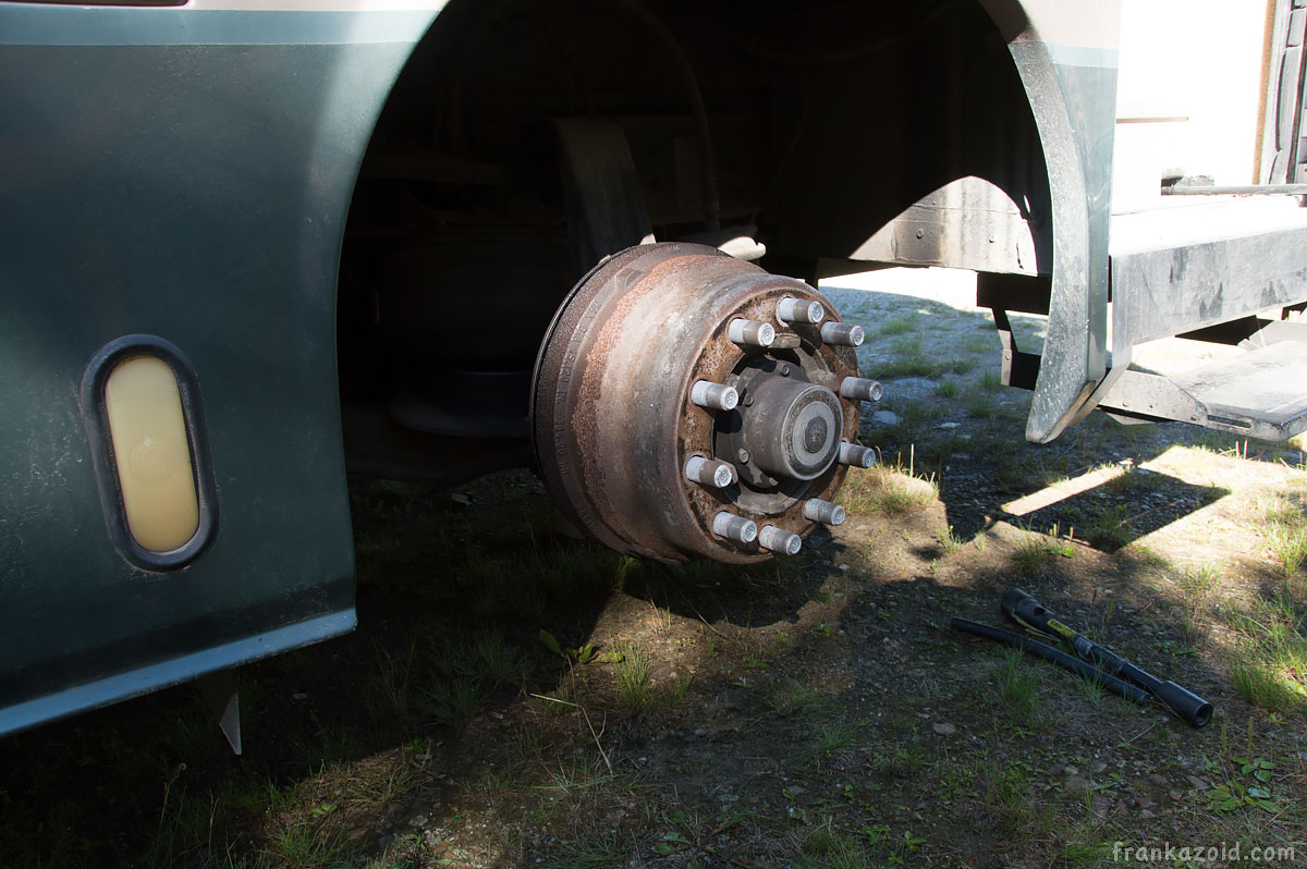 Motorhome DIY brake drum removal