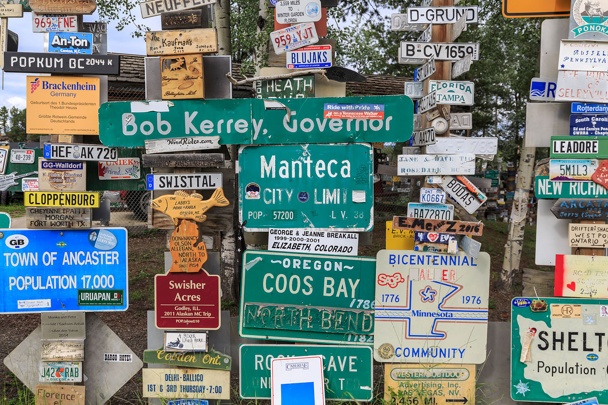 Watson lake, Sign post forest