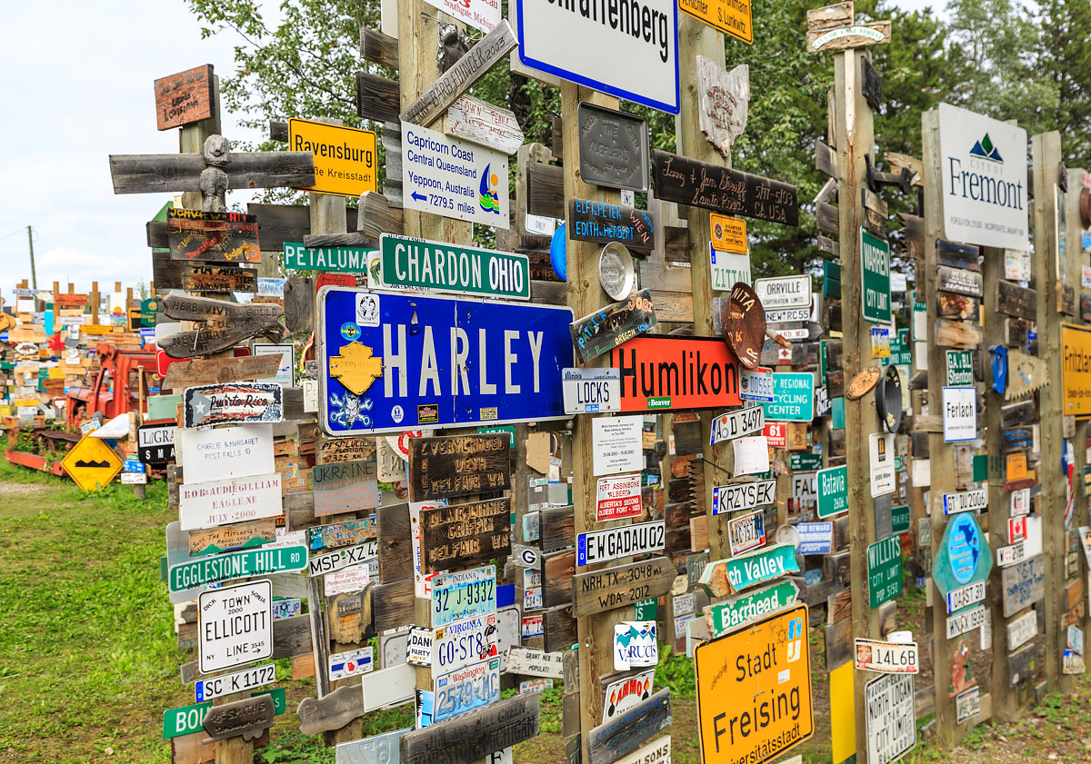 Watson lake, Sign post forest