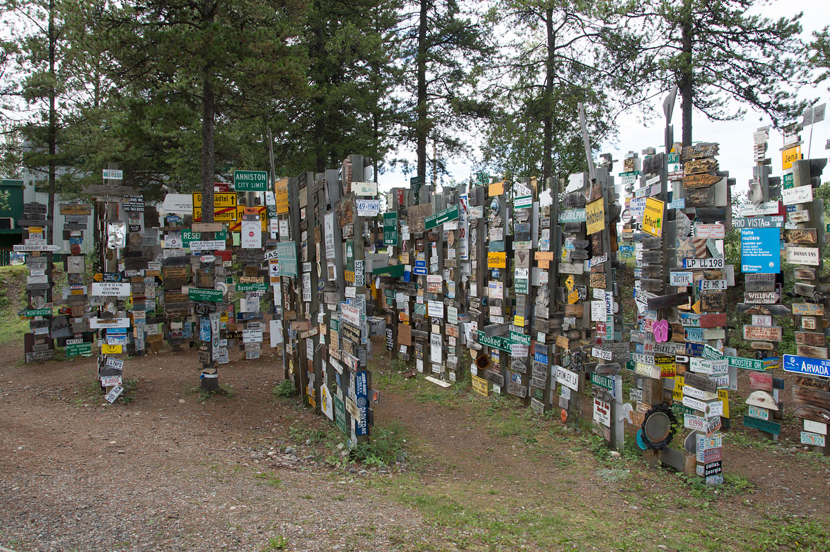 Watson lake, Sign post forest